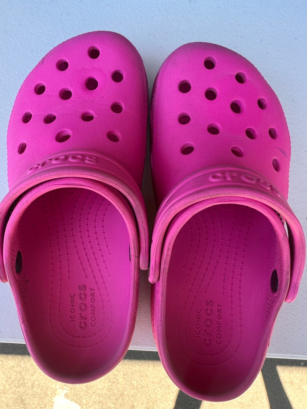 CROCS Kids Classic Clog in Hot Pink